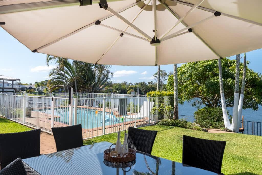 Panarama Waterview! Waterfront Luxury Heave In Gc Holiday home